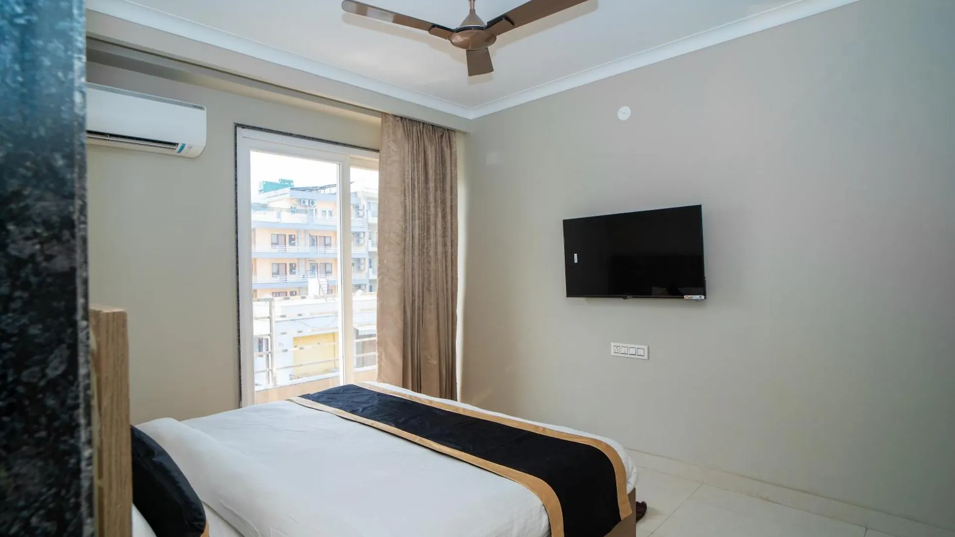 Aster Homes I 2Bhk I Sec-39 I Near Medanta Gurgaon 0*,